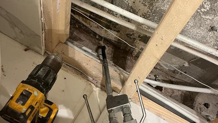 Injectie van Waterdichtingsmateriaal